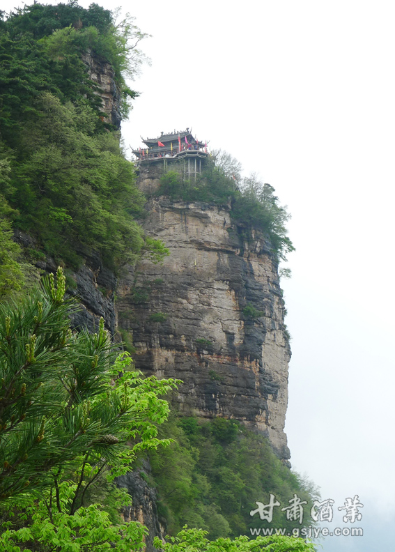 【15-鸡首雄峰.jpg
