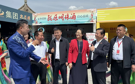 “陇原明珠酒”华丽亮相甘肃促消费活动启动现场